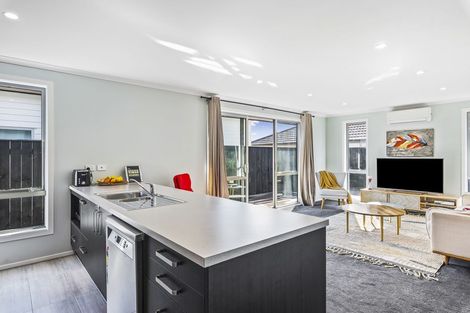 Photo of property in 35 Pohe Street, Waikanae, 5036