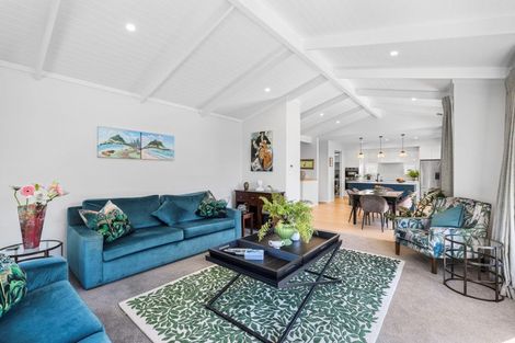 Photo of property in 341 Devonport Road, Tauranga, 3110