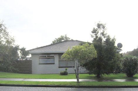 Photo of property in 2/24 Cromdale Avenue, Highland Park, Auckland, 2010