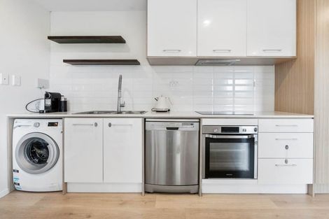 Photo of property in 2/30 Uppingham Crescent, Hillcrest, Auckland, 0627