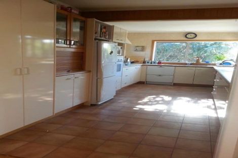 Photo of property in 26 Beach Road, Mellons Bay, Auckland, 2014