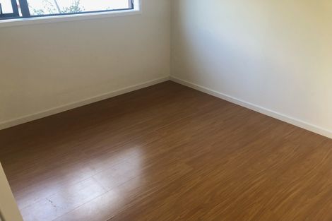 Photo of property in 5 Angeline Place, Massey, Auckland, 0614