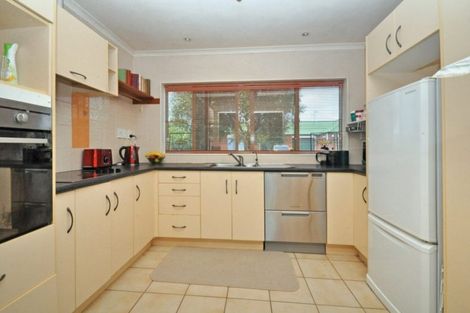 Photo of property in 14 Drummond Drive, Ranui, Auckland, 0612