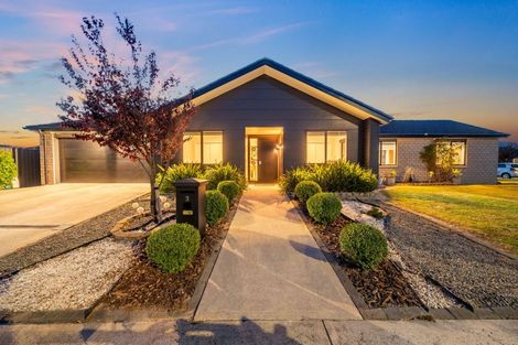 Photo of property in 3 Te Kaeaea Crescent, Wallaceville, Upper Hutt, 5018