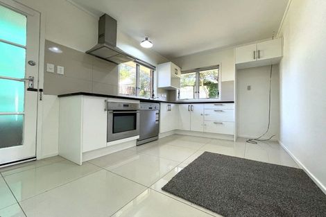Photo of property in 2/123a Gossamer Drive, Pakuranga Heights, Auckland, 2010