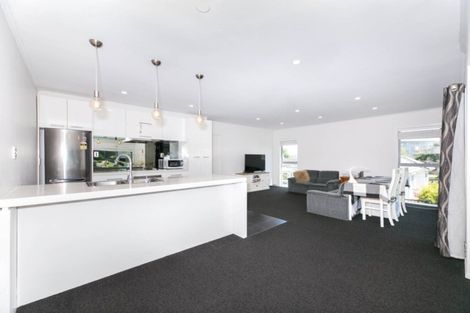 Photo of property in 2/50 Taharoto Road, Takapuna, Auckland, 0622