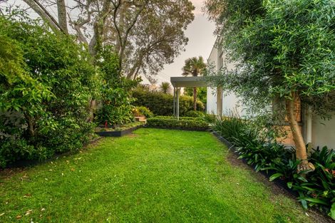 Photo of property in 3a Kowhai Road, Mairangi Bay, Auckland, 0630