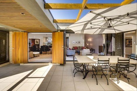 Photo of property in 8 Saint Hill Lane, Havelock North, 4130