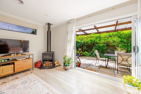 Photo of property in 2 Nicholas Street, Taradale, Napier, 4112