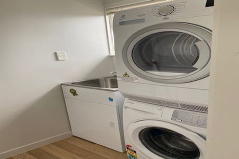 Photo of property in 1/29 Pupuke Road, Takapuna, Auckland, 0622