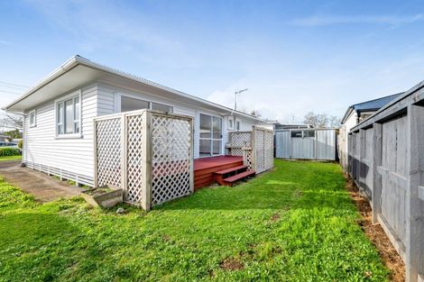 Photo of property in 5 Truby King Street, Merrilands, New Plymouth, 4312