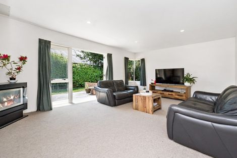 Photo of property in 6 Oldham Place, Darfield, 7510