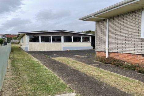 Photo of property in 111 Wallace Road, Mangere Bridge, Auckland, 2022