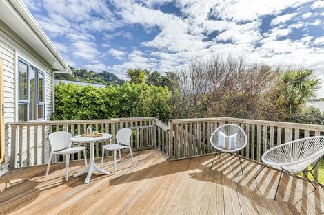 Photo of property in 25 Pinnacle Street, Seatoun, Wellington, 6022