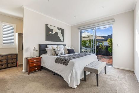 Photo of property in 14 Gilbransen Road, Kumeu, 0810