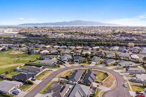 Photo of property in 10 Gallipoli Place, Paraparaumu, 5032