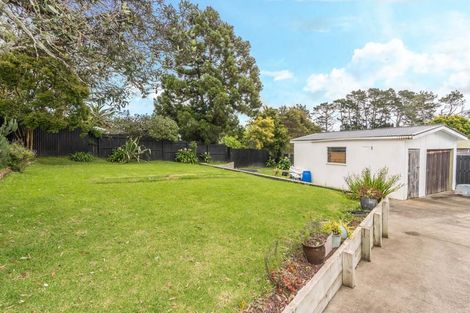 Photo of property in 6 Glen Marine Parade, Glendene, Auckland, 0602