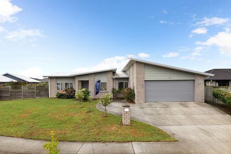 Photo of property in 16 Piwakawaka Court, Rototuna North, Hamilton, 3210