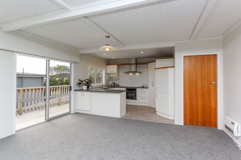 Photo of property in 12 Montana Place, Merrilands, New Plymouth, 4312