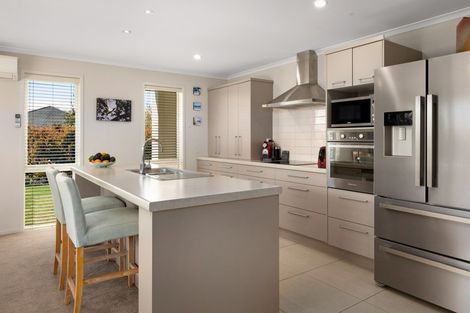 Photo of property in 2 Tranquil Grove, Omokoroa, 3114