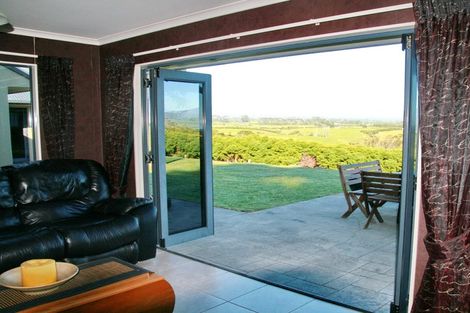 Photo of property in 311 Croydon Road, Midhirst, Stratford, 4394