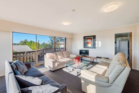 Photo of property in 40 Akoranga Drive, Northcote, Auckland, 0627