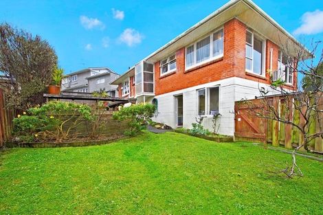 Photo of property in 2/15 Felton Mathew Avenue, Saint Johns, Auckland, 1072