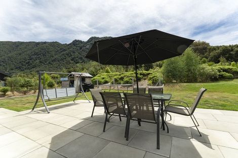 Photo of property in 43 Peregrine Falcon Road, Mount Creighton, Queenstown, 9371