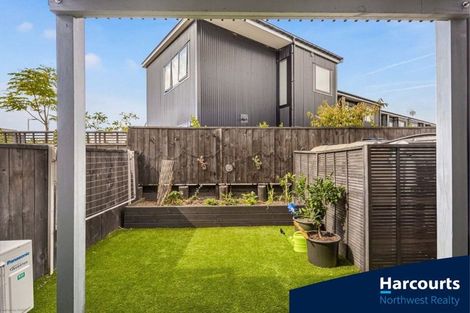 Photo of property in 3 Piko Lane, Hobsonville, Auckland, 0616