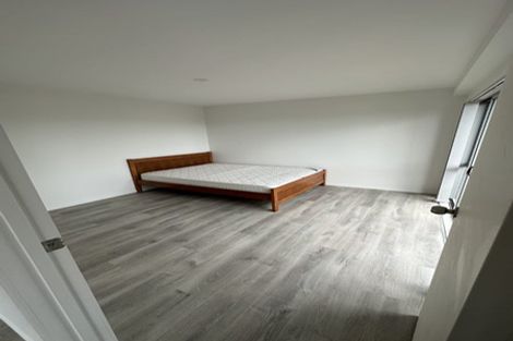 Photo of property in 322 Glenfield Road, Glenfield, Auckland, 0629