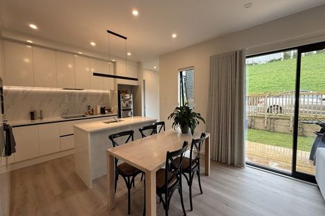 Photo of property in 6 Whenuateitei Crescent, Stanmore Bay, Whangaparaoa, 0932