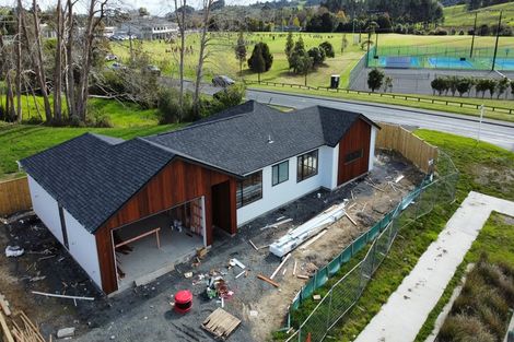 Photo of property in 2 Mahi Road, Helensville, 0800