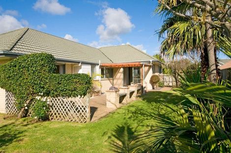 Photo of property in 4 Tolben Place, Golflands, Auckland, 2013