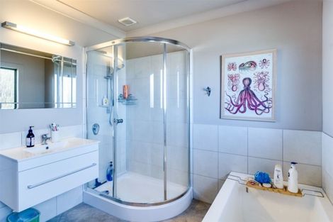 Photo of property in 25 Mckeefry Avenue, Greenmeadows, Napier, 4112