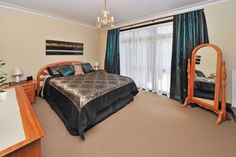 Photo of property in 5 Tington Avenue, Wattle Downs, Auckland, 2103