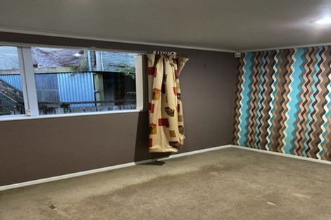 Photo of property in 57 View Road, Henderson, Auckland, 0612