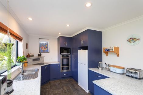 Photo of property in 57 Waicola Drive, Fitzherbert, Palmerston North, 4471
