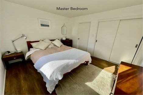 Photo of property in 2/56 Knightsbridge Drive, Forrest Hill, Auckland, 0620