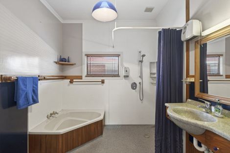 Photo of property in 5 Seddon Street, Westown, New Plymouth, 4310