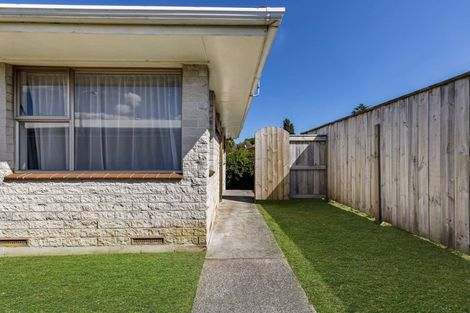 Photo of property in 2/28 Oakland Avenue, Papatoetoe, Auckland, 2025