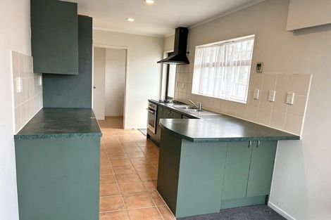 Photo of property in 144 Prince Regent Drive, Half Moon Bay, Auckland, 2012