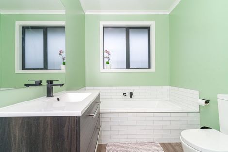 Photo of property in 6 Monterey Drive, Balclutha, 9230