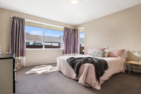 Photo of property in 2/12 Shannon Place, Belfast, Christchurch, 8051