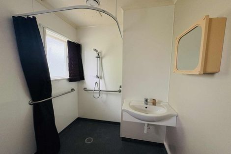 Photo of property in 17 Buick Crescent, Awapuni, Palmerston North, 4412