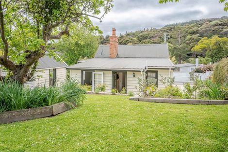 Photo of property in 20 Percy Street, Akaroa, 7520
