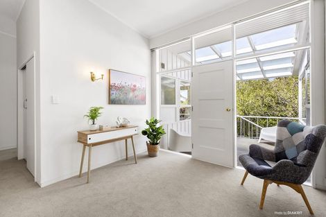 Photo of property in 54 Homewood Crescent, Karori, Wellington, 6012