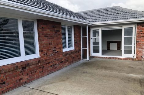 Photo of property in 22 Gossamer Drive, Pakuranga Heights, Auckland, 2010