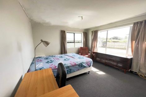 Photo of property in 10 Oxford Road, Manurewa, Auckland, 2102