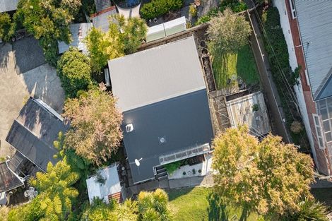 Photo of property in 17a Taranaki Street, Picton, 7220