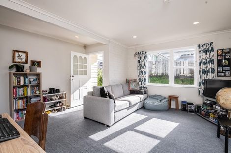 Photo of property in 31 Swansea Street, Cannons Creek, Porirua, 5024